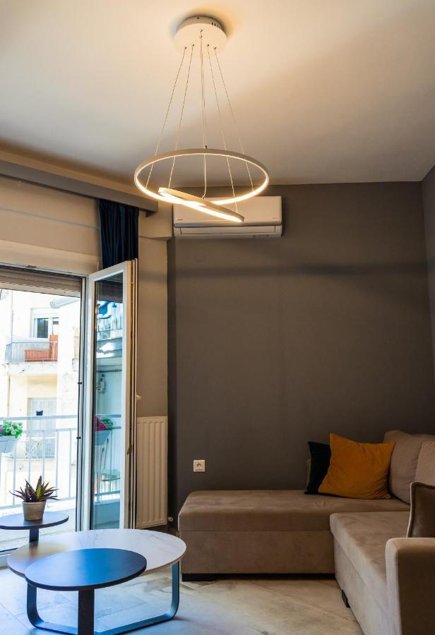 Cozy Modern Apartment Inside The City Center Thessaloniki Exterior photo
